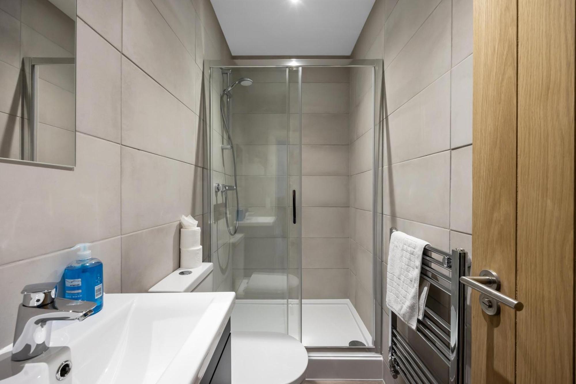 Queens Mile 1 With Free Parking By My Getaways Brighton Bagian luar foto