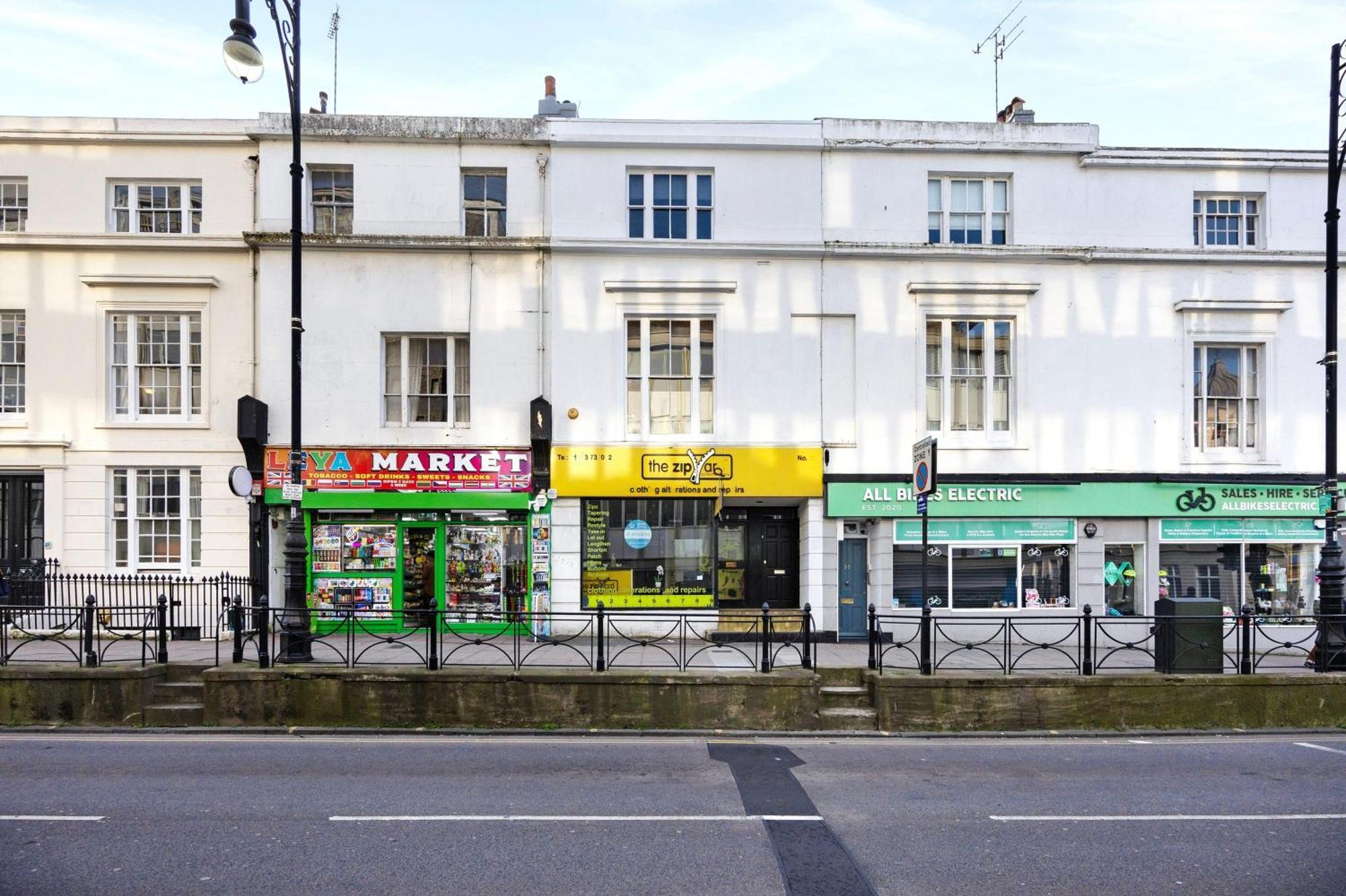 Queens Mile 1 With Free Parking By My Getaways Brighton Bagian luar foto